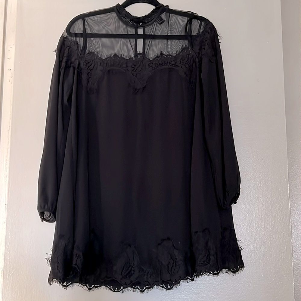 Forever 21 lace detail dress